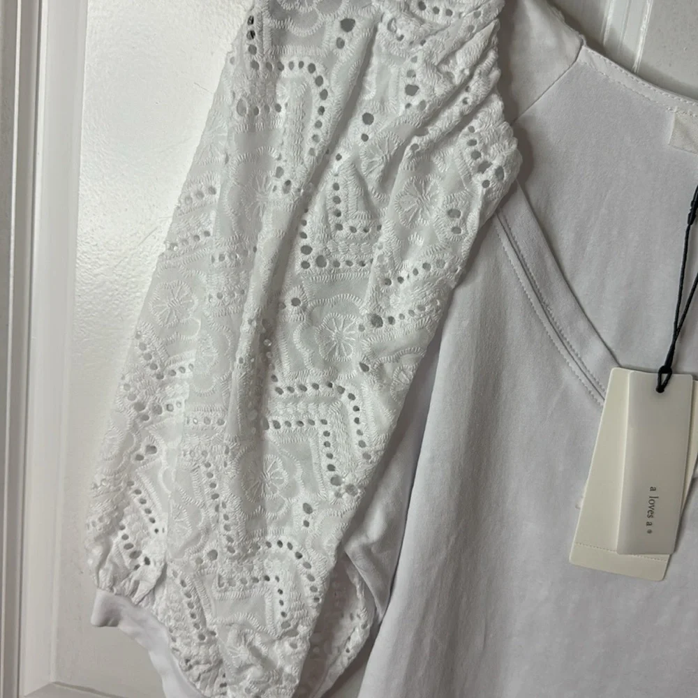 A loves a White Eyelet Sleeve Women's Top - Picture 4 of 5